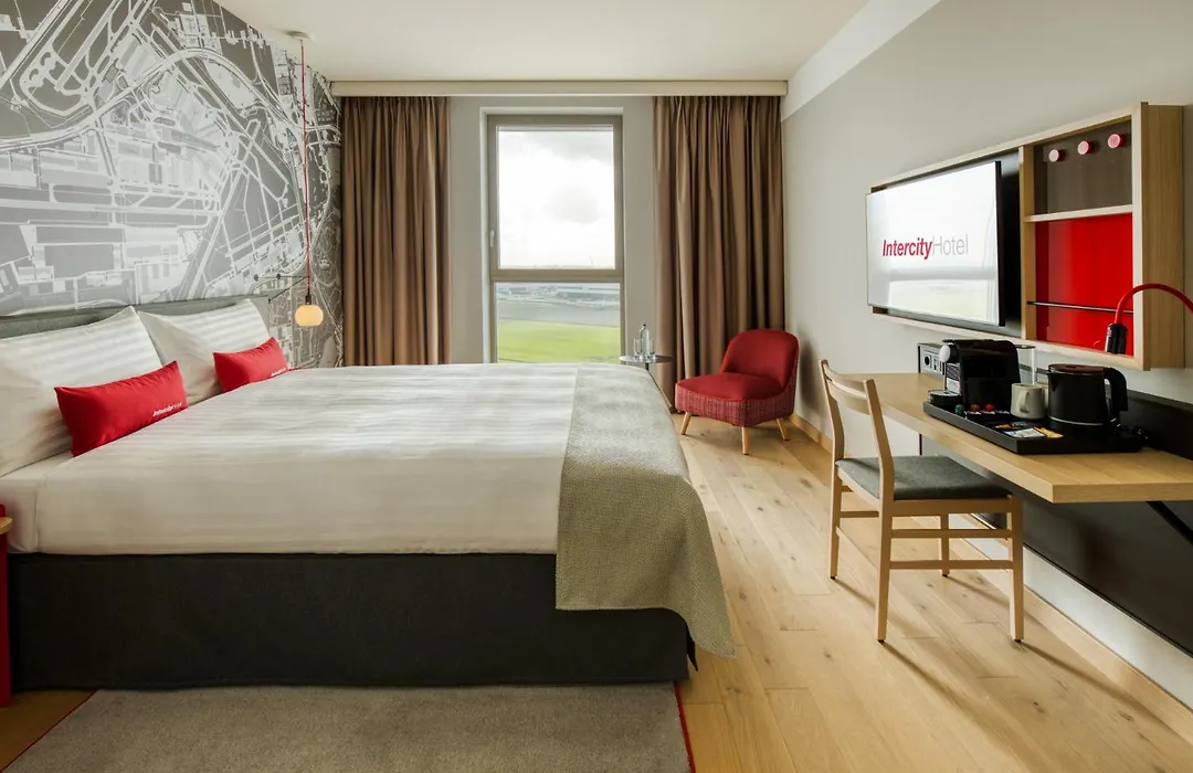 IntercityHotel Amsterdam Airport-1
